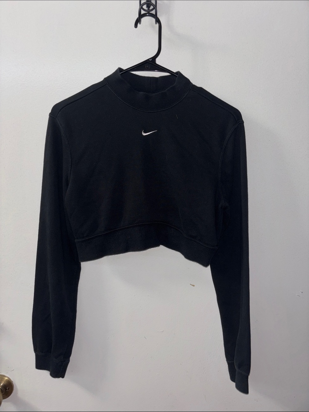 Nike Black Cropped Long-Sleeve Top